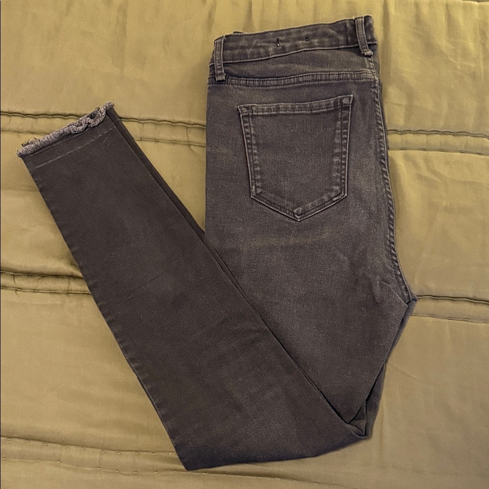 Black High-Rise Skinny Jeans with Frayed Ankles